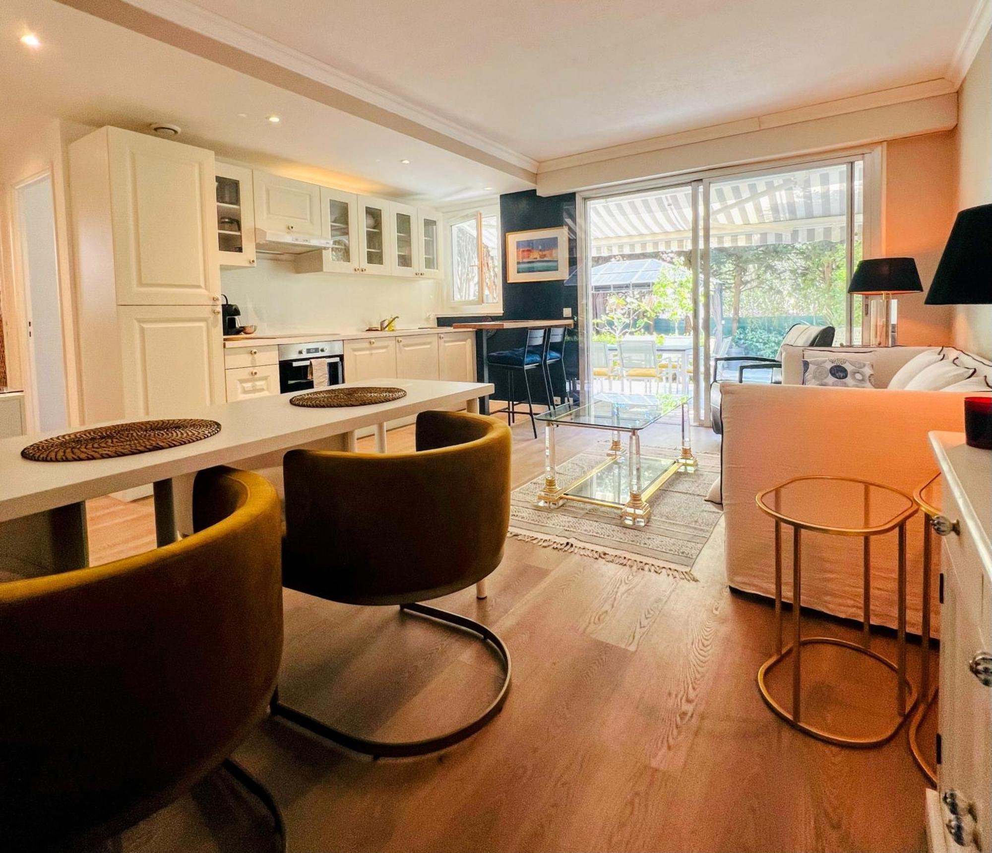 Superbe Appartement Avec Terrasse Jardin Et Parking Prive Saint-Tropez Eksteriør billede