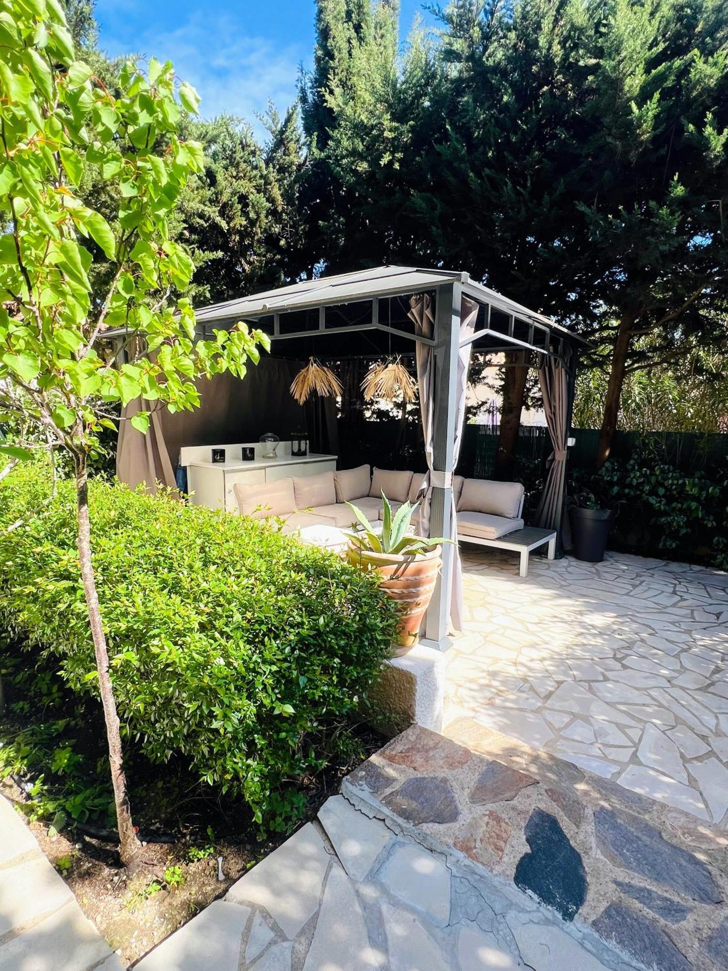 Superbe Appartement Avec Terrasse Jardin Et Parking Prive Saint-Tropez Eksteriør billede